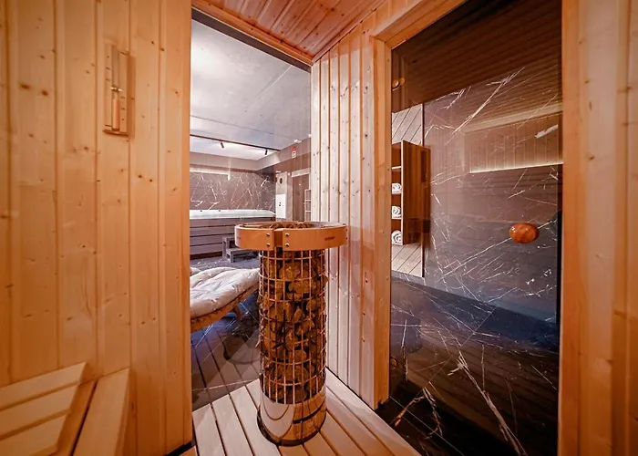 Lipowy Dwor Апарт-отель 4*