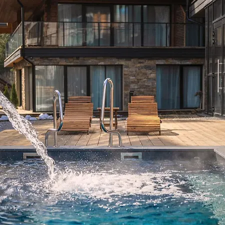 Apartahotel Lipowy Dwór 4*