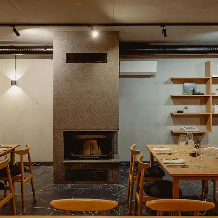 מלון דירות Lipowy Dwor 4*