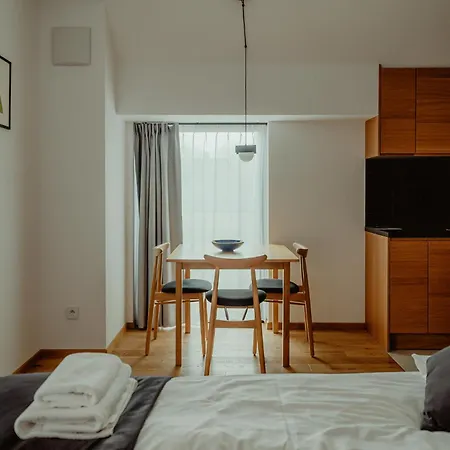 Aparthotel Lipowy Dwor 4*