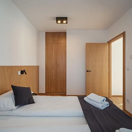 Aparthotel Lipowy Dwor 4*