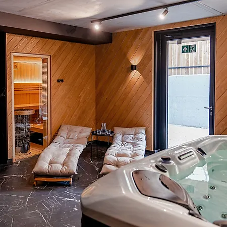 Lipowy Dwór Apartahotel 4*