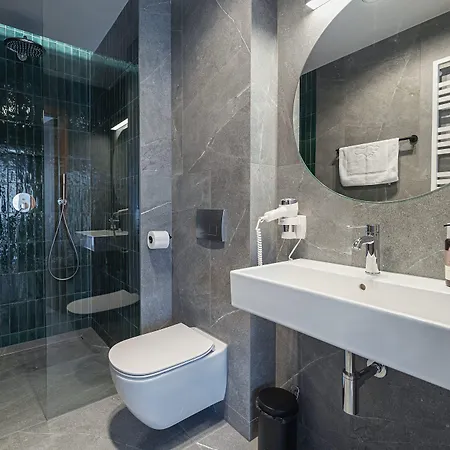 Apartahotel Lipowy Dwór 4*