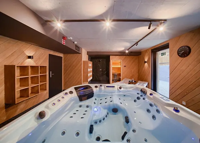 Lipowy Dwor Aparthotel