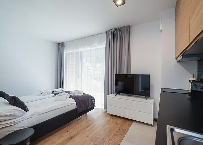 Lipowy Dwor Aparthotel 4*