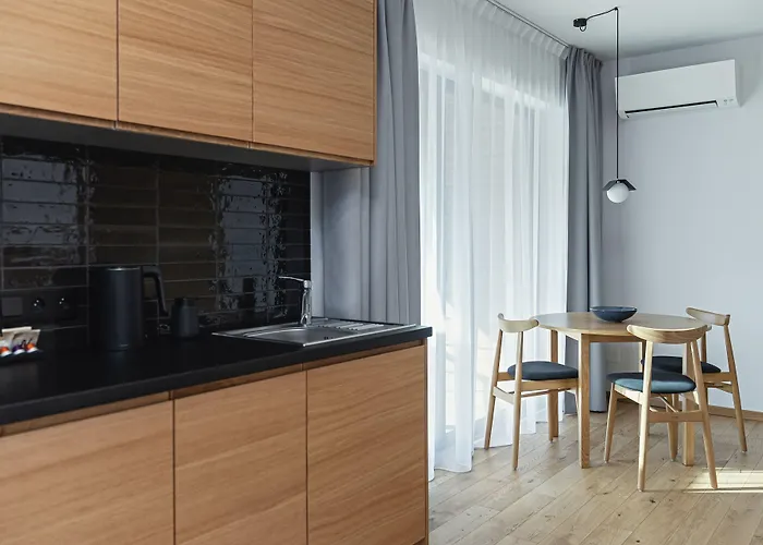 Aparthotel Lipowy Dwor 4*