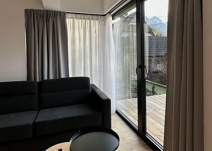 Apart-hotel Lipowy Dwór 4*